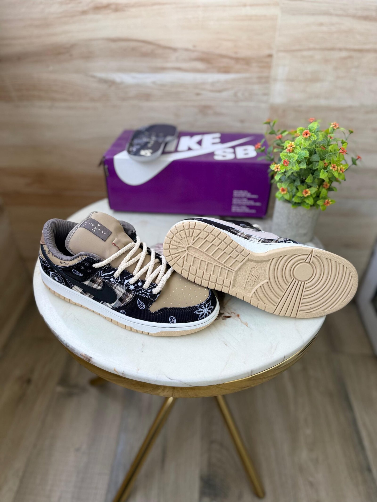 Nike Jordan SB Dunk "X Travis Scott Cactus Jack" - Image 5