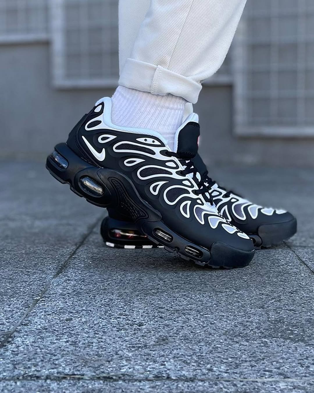 Nike Air Max Plus Drift - Image 6