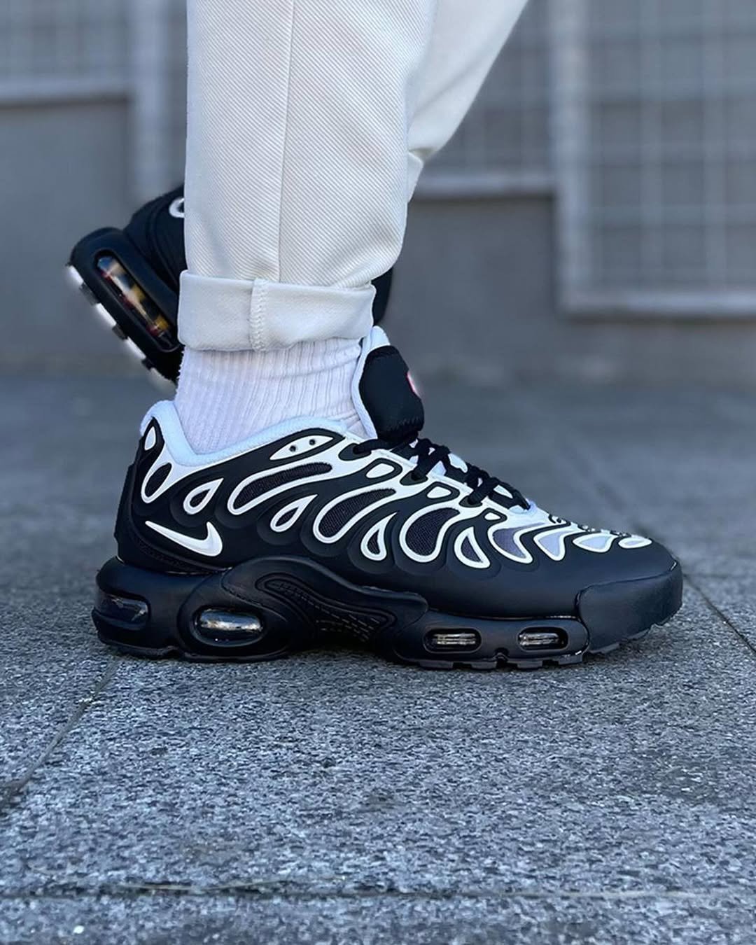 Nike Air Max Plus Drift - Image 3